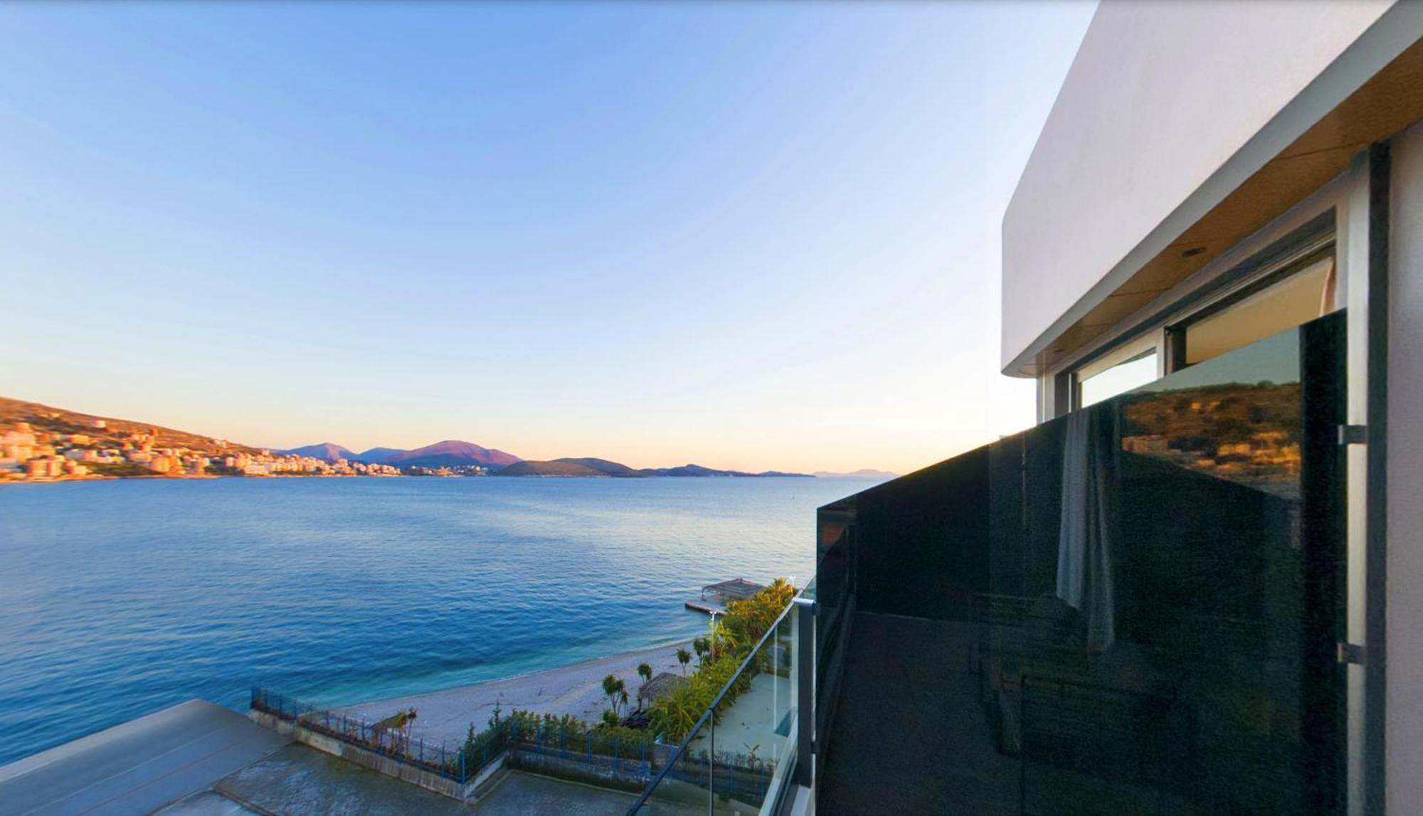 Yacht Premium Hotel Sarande Exterior photo